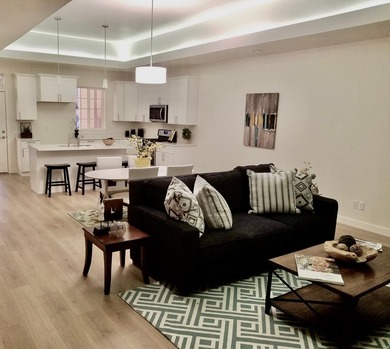 Beautiful, Cozy Rambler with Privacy AND One level living with - photo 4