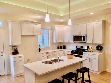 Beautiful, Cozy Rambler with Privacy AND One level living with - photo 6
