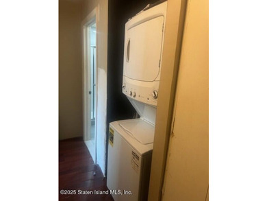 ALL HARDWOOD FLOORS TWO BEDROOMS, MASTER WITH SLIDING DOORS TO - photo 12