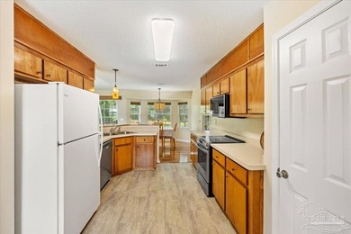 Welcome to this beautiful 3-bedroom 2-bath residence nestled in - photo 15