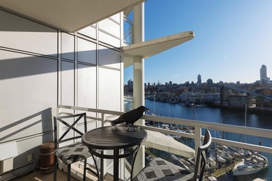 Rising along the seawall in Yaletown's Beach District, Silver - photo 21
