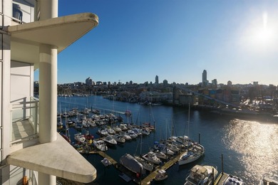Rising along the seawall in Yaletown's Beach District, Silver - photo 22