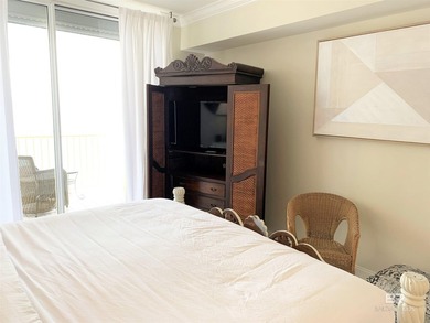 Rare Beach Club Opportunity! RENOVATED! Located on the 19th - photo 24