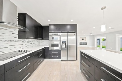 Modern vibes, smart upgrades! Tastefully updated 3-bedroom - photo 24