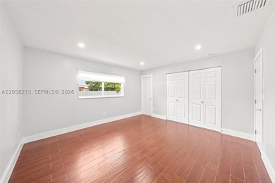 Modern vibes, smart upgrades! Tastefully updated 3-bedroom - photo 28
