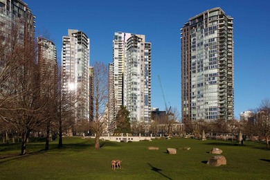 Rising along the seawall in Yaletown's Beach District, Silver - photo 29