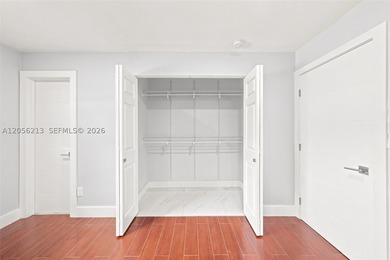 Modern vibes, smart upgrades! Tastefully updated 3-bedroom - photo 29