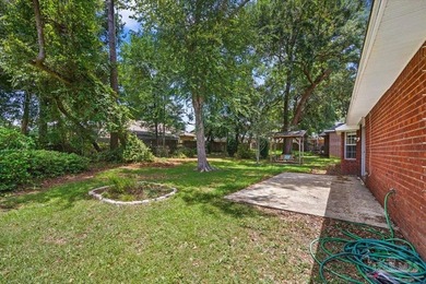 Welcome to this beautiful 3-bedroom 2-bath residence nestled in - photo 30