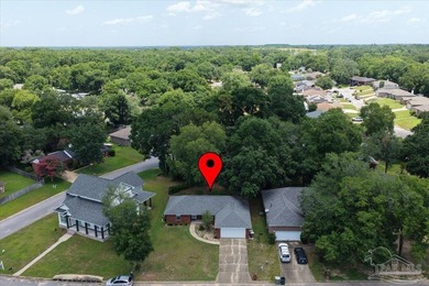 Welcome to this beautiful 3-bedroom 2-bath residence nestled in - photo 33