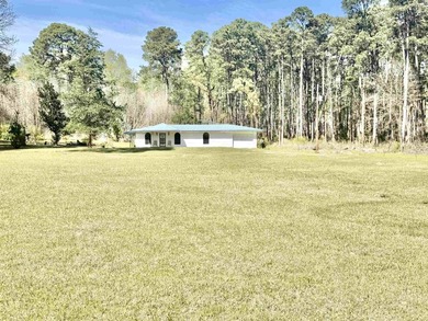 Charming 2-Bed, 2-Bath Retreat on 2 Acres Near Caddo Lake! - photo 2