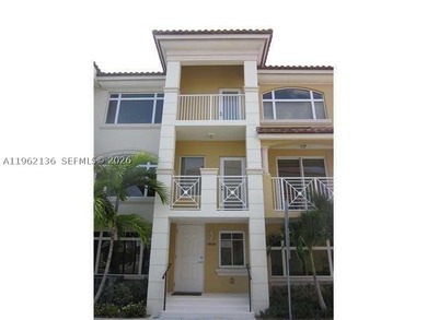 Nice Tri - Level Townhouse in Aventura! Excellent Location near - photo 2