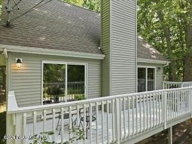 Beautifully maintained, thoughtfully updated, and truly move-in - photo 4