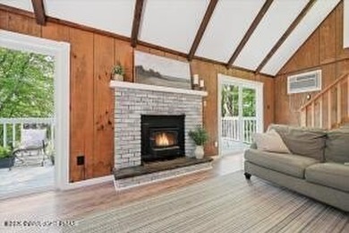 Beautifully maintained, thoughtfully updated, and truly move-in - photo 9