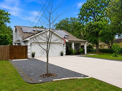 Stunning, move-in-ready 3-bedroom, 2-bath home in Lake Worth - photo 4