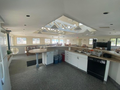 Ellenwood Landing Marina offers members two clubhouses with - photo 19