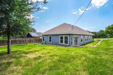 Beautiful new Well-Built Home, on an oversized corner lot - photo 31