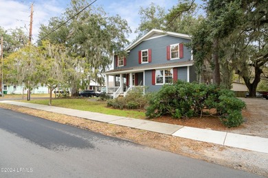 Beautifully upgraded, modern coastal home with new roof, new - photo 39