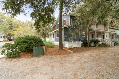 Beautifully upgraded, modern coastal home with new roof, new - photo 40