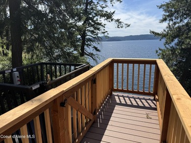 Waterfront Retreat: 14.55-acres of privacy on the shores of - photo 7