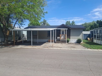 ***Sellers offering $1400 concessions! Welcome home to this - photo 2