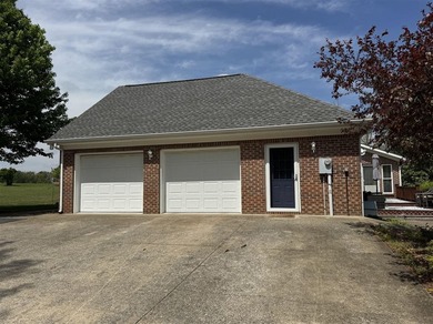 This is peaceful living at it's best. This brick beauty boasts - photo 4