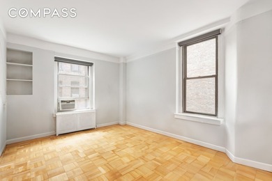 Welcome to apartment 3A at the renowned Amherst-Courtlandt. This - photo 2