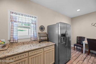 Move-In Ready Lakeview Retreat on a quiet cul-de-sac. Easy - photo 15