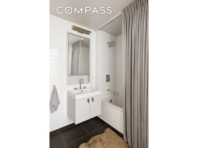 Arguably one of the best apartments in the building and in mint - photo 9