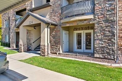 Enjoy easy living in this move-in ready 3-bedroom, 2-bathroom - photo 1