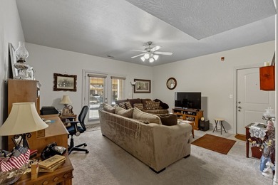 Enjoy easy living in this move-in ready 3-bedroom, 2-bathroom - photo 4