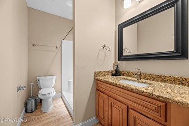 Move-In Ready Lakeview Retreat on a quiet cul-de-sac. Easy - photo 25