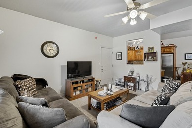 Enjoy easy living in this move-in ready 3-bedroom, 2-bathroom - photo 6