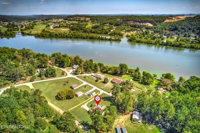 Move-In Ready Lakeview Retreat on a quiet cul-de-sac. Easy - photo 32