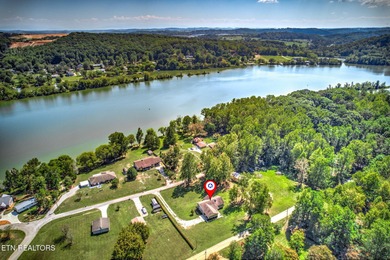 Move-In Ready Lakeview Retreat on a quiet cul-de-sac. Easy - photo 33