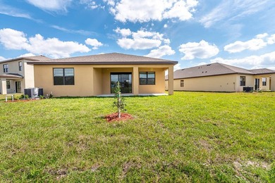 Fall in love with this beautiful almost brand new house built in - photo 6