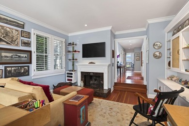 Beautiful move-in ready residence offering sophisticated - photo 9