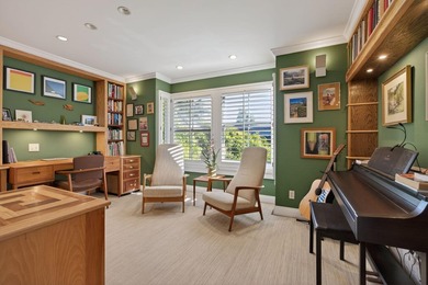 Beautiful move-in ready residence offering sophisticated - photo 10