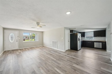 Price Adjustment on this Charming 3-Bedroom Home in Holiday Lake - photo 12