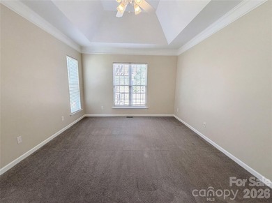 Enjoy classic charm and everyday comfort in the desirable Jetton - photo 4