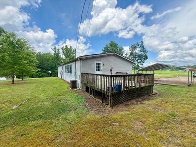 Enjoy the peace and privacy of rural living with this - photo 6