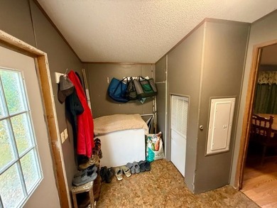 Enjoy the peace and privacy of rural living with this - photo 10