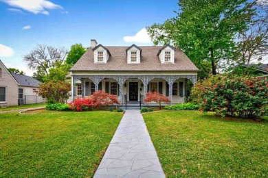 EXPERIENCE TRUE SOUTHERN CHARM IN THIS 1932 HOME IN HIGHLY - photo 1