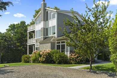 NEW PRICE BELOW RECENT APPRAISAL. One house from L.I. Sound on a - photo 4