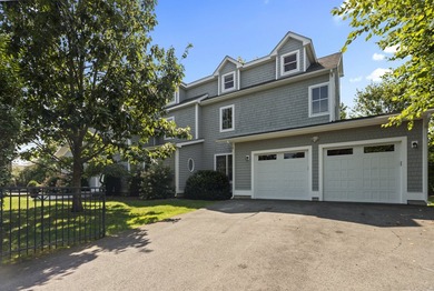 NEW PRICE BELOW RECENT APPRAISAL. One house from L.I. Sound on a - photo 6