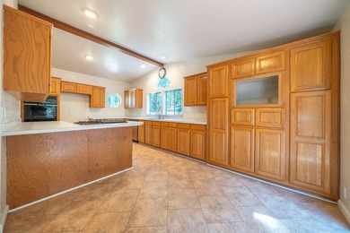 Outdoor Paradise! Imagine yourself here! A large, private, 2+ - photo 6