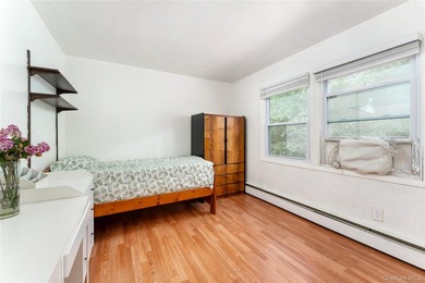 Very Spacious (2300 Square Feet) Large expanded ranch with - photo 12