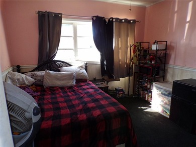 Amazing large family or multi-family opportunity on an oversized - photo 20