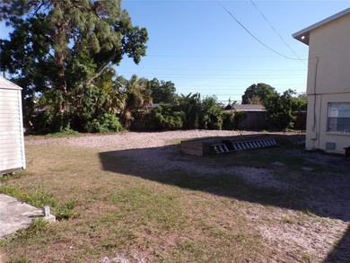 Amazing large family or multi-family opportunity on an oversized - photo 23