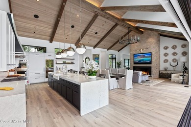 Discover the epitome of luxurious living within this remarkable - photo 4