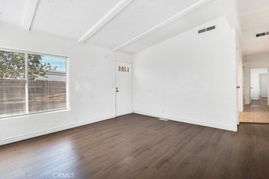 Welcome to this beautifully maintained 4-bedroom, 2-bathroom - photo 4